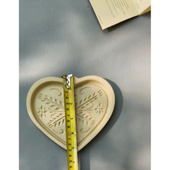 Pampered Chef 2000 Anniversary Heart Cookie Mold - Picture 8 of 10